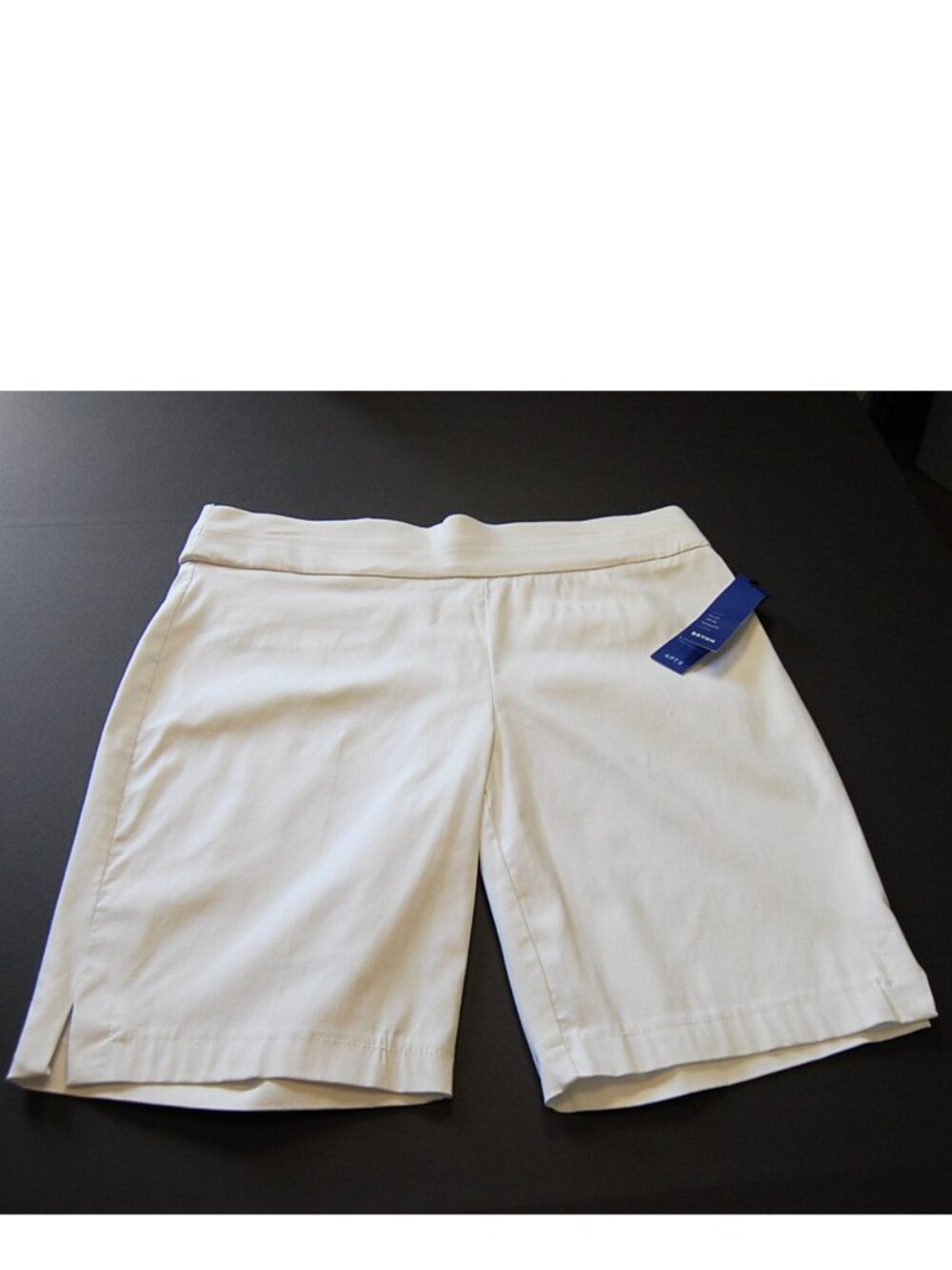 APT. 9 Brynn White Bermuda Shorts W Size 14 NWT Stretch Pull-On Summer  Resort